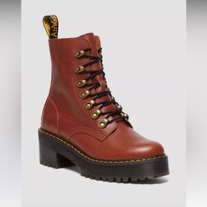Dr. Martens Leona